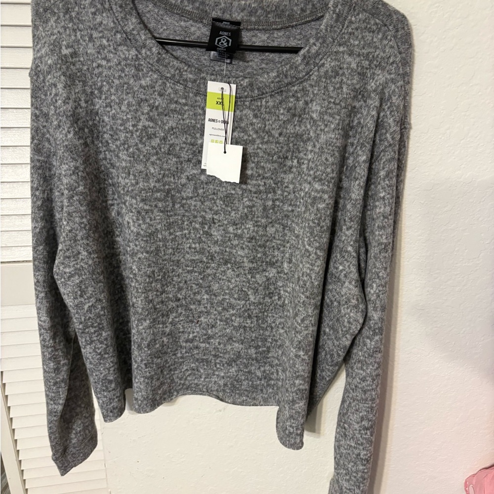 Agnes & Dora Heather Gray Crew Neck Cropped Sweater. NWT. - Picture 3 of 14